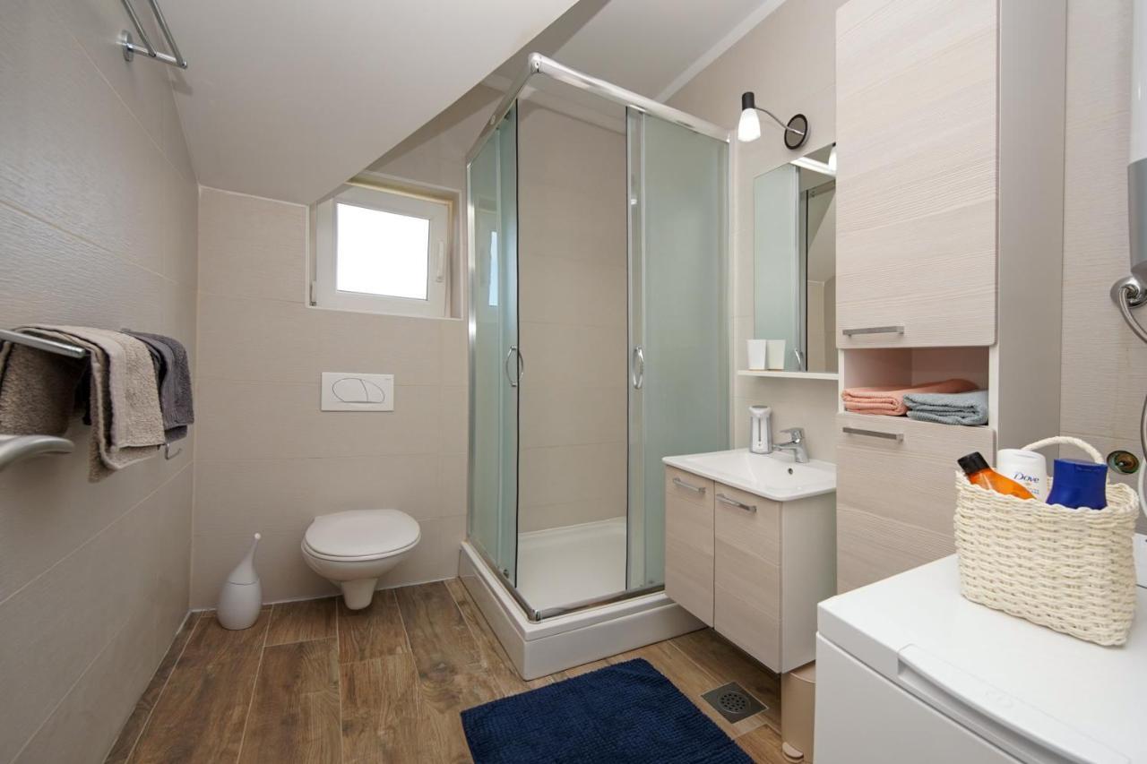 Kaprije Apartmani Tina I Ena エクステリア 写真