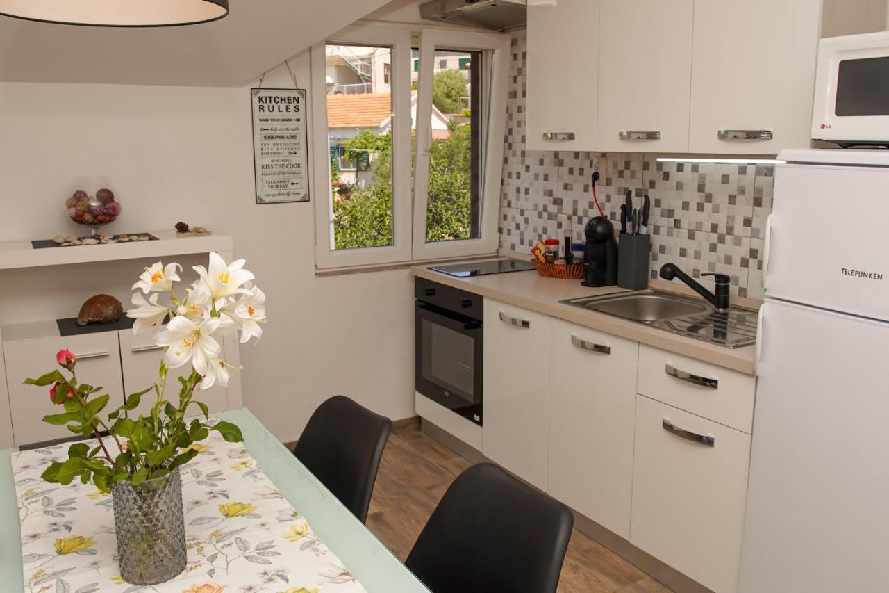 Kaprije Apartmani Tina I Ena エクステリア 写真
