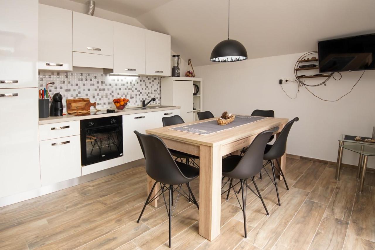 Kaprije Apartmani Tina I Ena エクステリア 写真