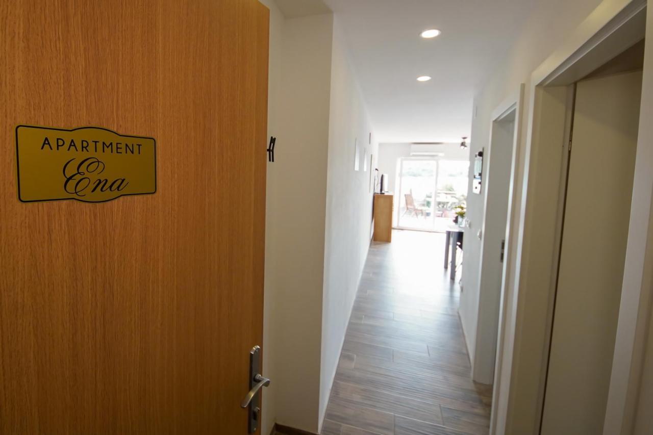 Kaprije Apartmani Tina I Ena エクステリア 写真